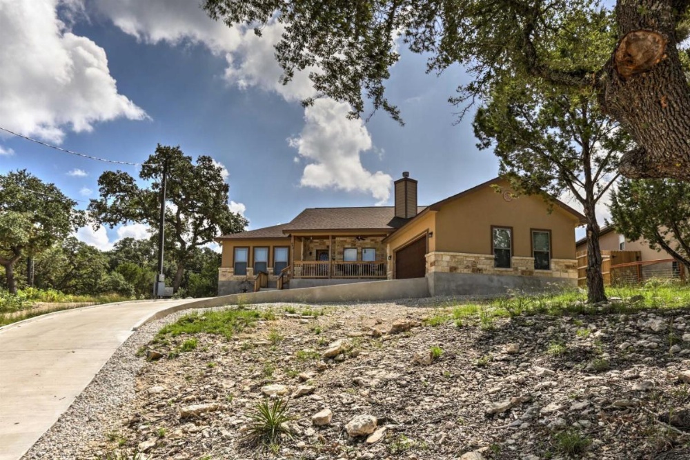 Beautiful Canyon Lake Home with Patio, 1 Mi Boat Ramp Image 11