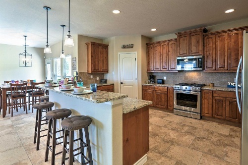 Beautiful Canyon Lake Home with Patio, 1 Mi Boat Ramp image 4