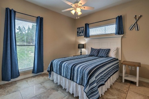 Beautiful Canyon Lake Home with Patio, 1 Mi Boat Ramp image 8